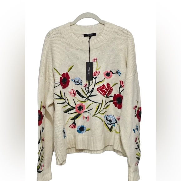 Romeo & Juliet Couture Sweaters - Romeo & Juliet Couture Embroidered Oversized Cozy Cottage Granny Casual Crewneck